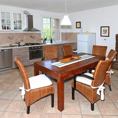 Casa Oreggi Comfortable Feriehus Tavole